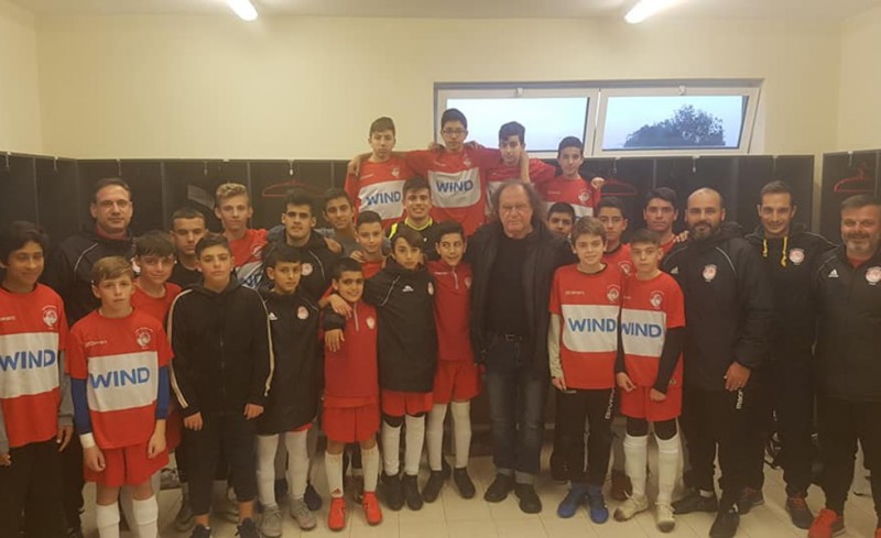 Η ξεχωριστή επίσκεψη ενός θρύλου (photos)