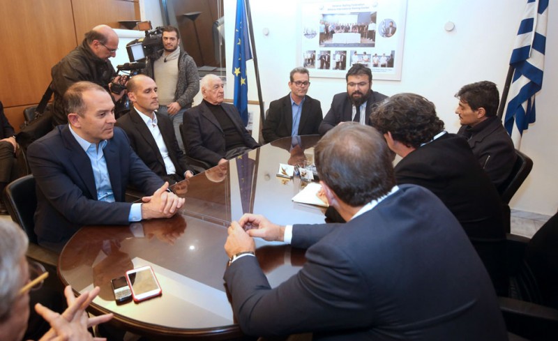 Το πηγαίνει, με πράξεις, μέχρι τέλους και τους έχει λούσει κρύος ιδρώτας!