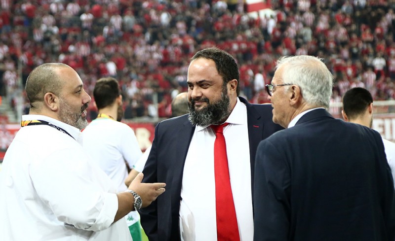 «Κάποιοι μεγαλουργούν...» (photo)