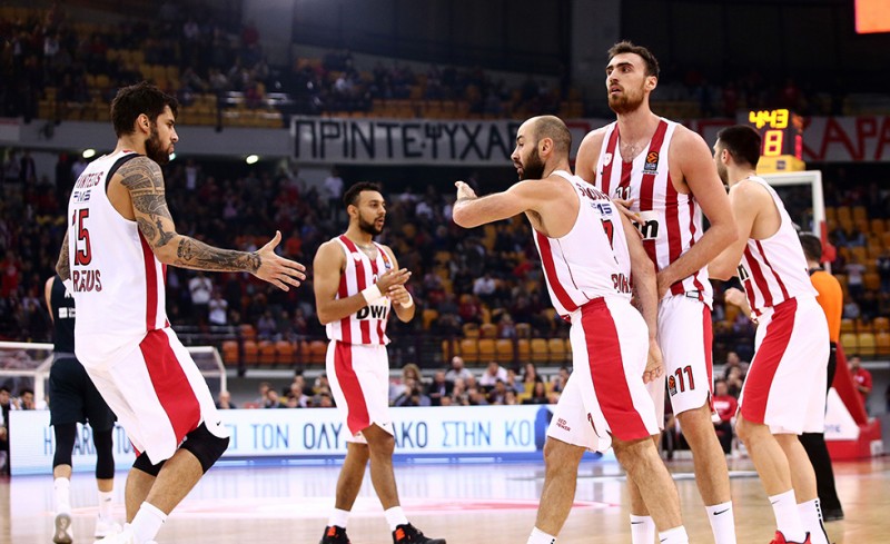 Όλα έτοιμα στα «ερυθρόλευκα» αποδυτήρια (photo)