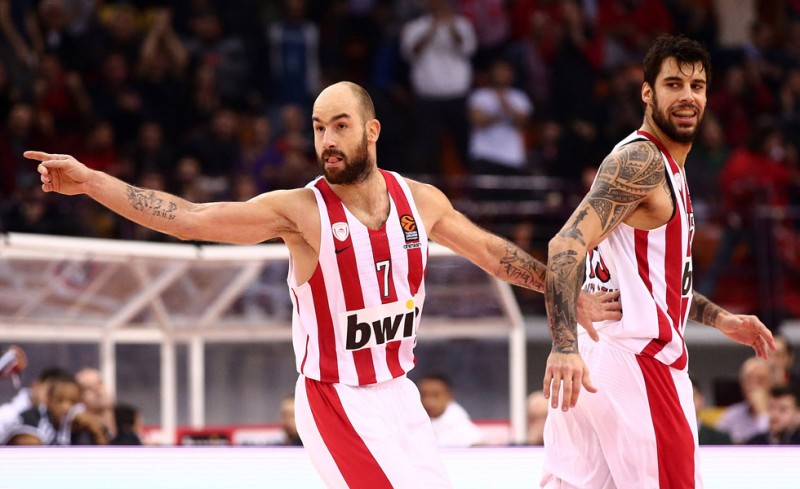 Με το... μαχαίρι στα δόντια