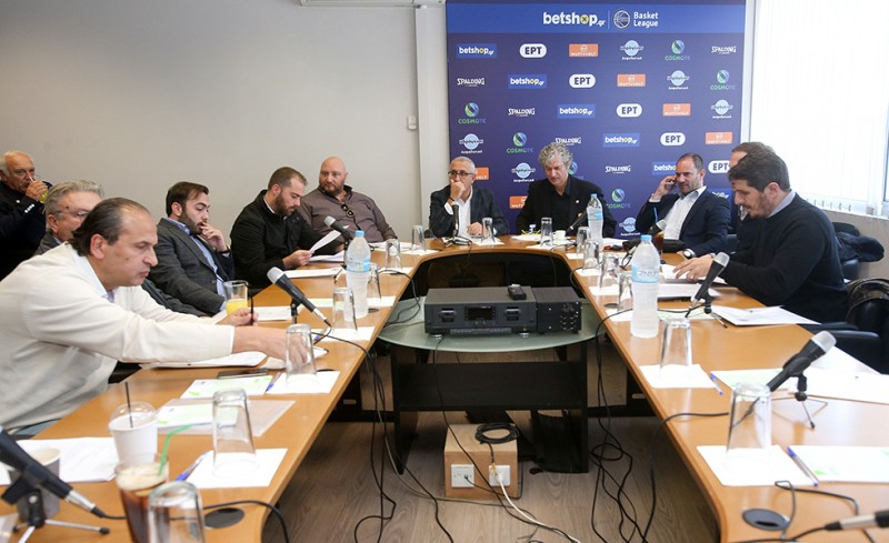 «Έχει διαλυθεί το ελληνικό μπάσκετ. Ούτε στην Αφρική...»