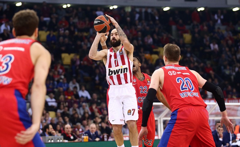 Συνεχίζει να γράφει ιστορία ο αρχηγός!