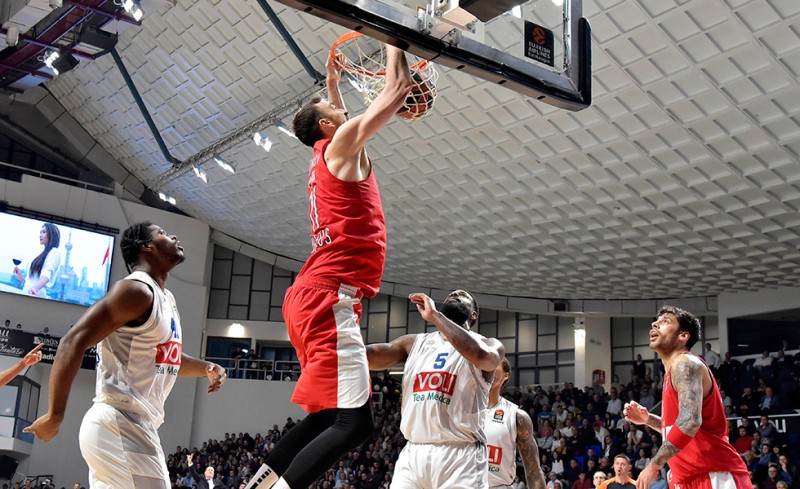 Ο Θρύλος είναι, ξανά, εδώ...