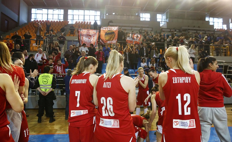 Ένα με τον κόσμο! Έτσι πρέπει!