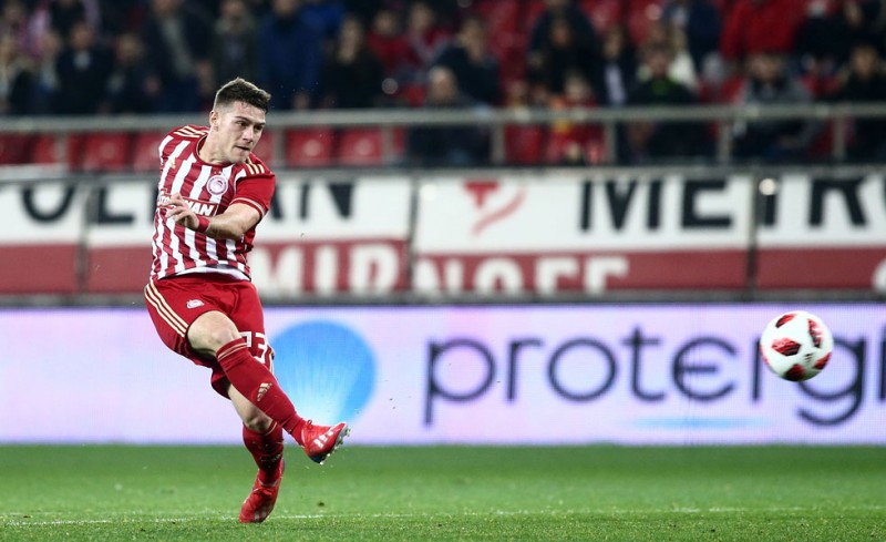 Τέσσερις αγγλικές ομάδες για Κούτρη