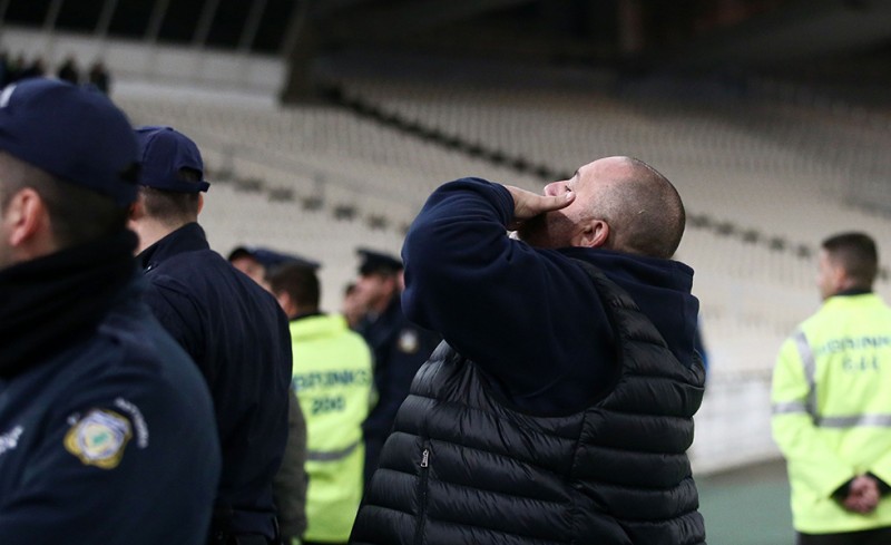 Έβριζαν Καραπαπά και τους έστειλε φιλάκια!
