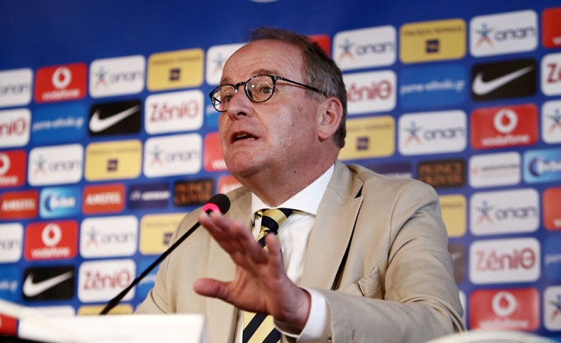 Χούμπελ: «Πρέπει να τον διώξετε»!