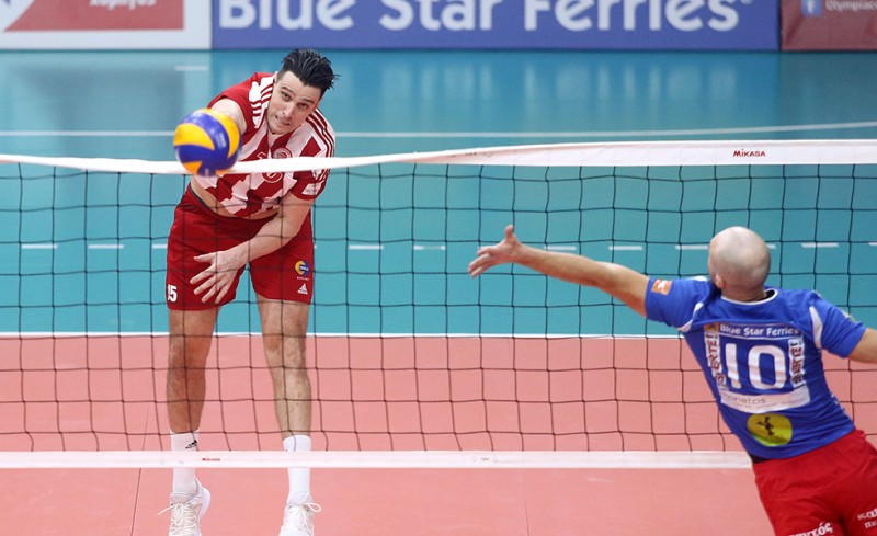 Τότε παίζει ο Θρύλος με Φοίνικα