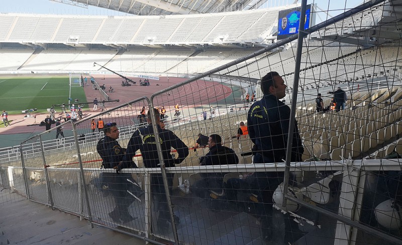 Απίστευτα πράγματα: Κάγκελα, security και ΜΑΤ στα δημοσιογραφικά του ΟΑΚΑ!