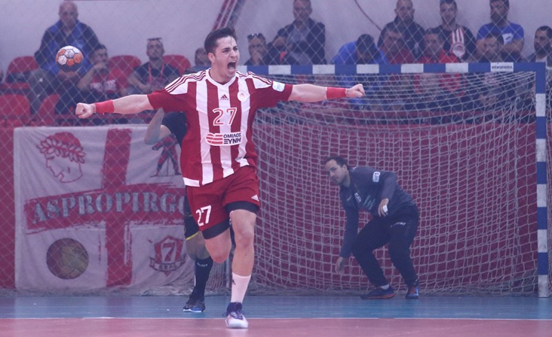 Διέλυσε την ΑΕΚ, έκανε το πρώτο βήμα για το δεύτερο σερί!