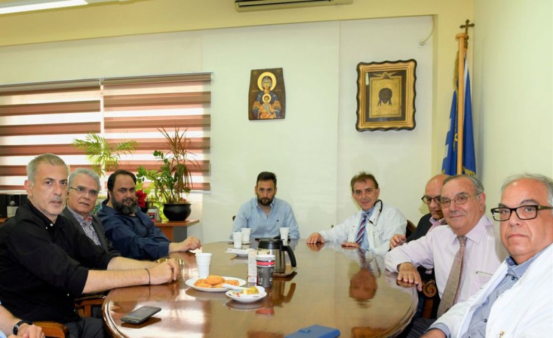 Επισκέφθηκε το Τζάνειο Νοσοκομείο ο Β. Μαρινάκης