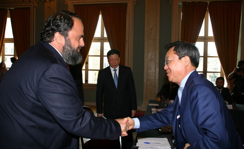 «Ηθική υποχρέωση οποιουδήποτε μεγαλουργεί σε έναν τόπο να προσφέρει στο κοινωνικό σύνολο»