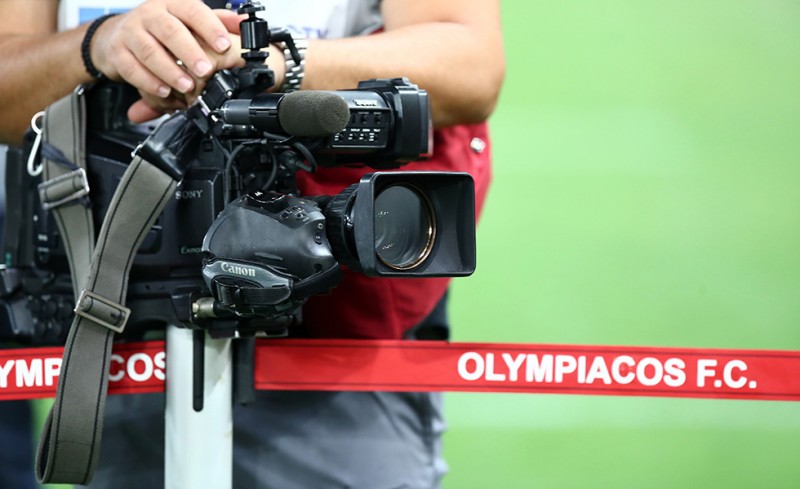 Τα δύο κανάλια που δείχνουν απόψε τον Θρύλο