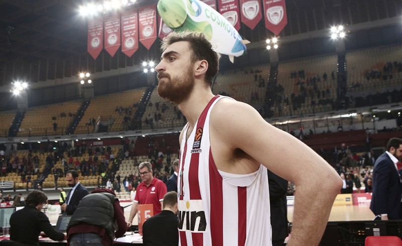 «Έχει έναν χρόνο συμβόλαιο, αν μείνει θα δώσει το 100%»