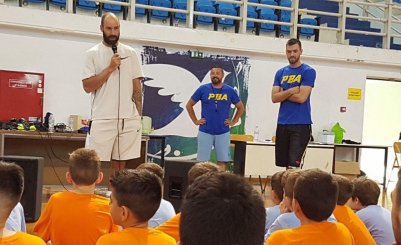 Καλεσμένος στο Camp του Μάντζαρη ο αρχηγός (photos, video)