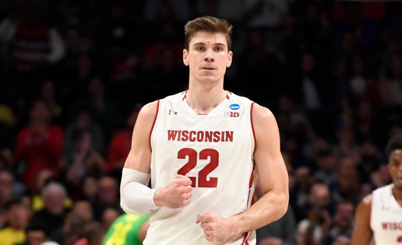 Αυτός είναι ο Ίθαν Χαπ (videos)