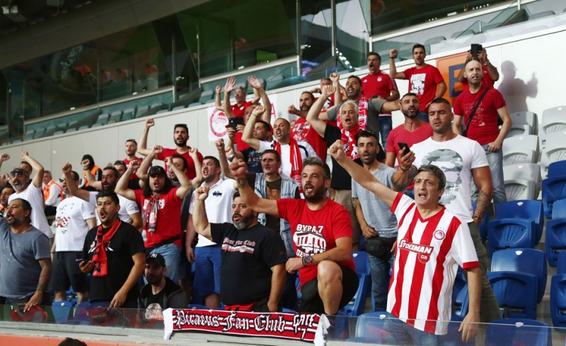 Πάντα και παντού κοντά ο λαός του Θρύλου!