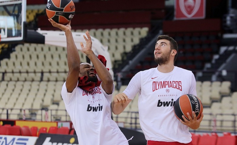 Η «πρώτη» από άλλο μάτι (video)