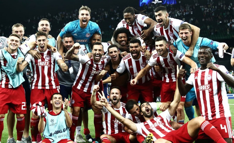 Με Μπάγερν Μονάχου, Τότεναμ και Ερυθρό Αστέρα ο Θρύλος!