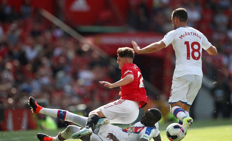 Σπουδαίο «διπλό» για... Μιλιβόγεβιτς στο «Old Trafford»