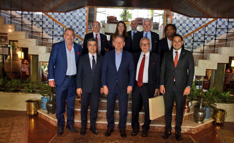 Γεύμα φιλίας των Τούρκων σε Ολυμπιακό (photo)
