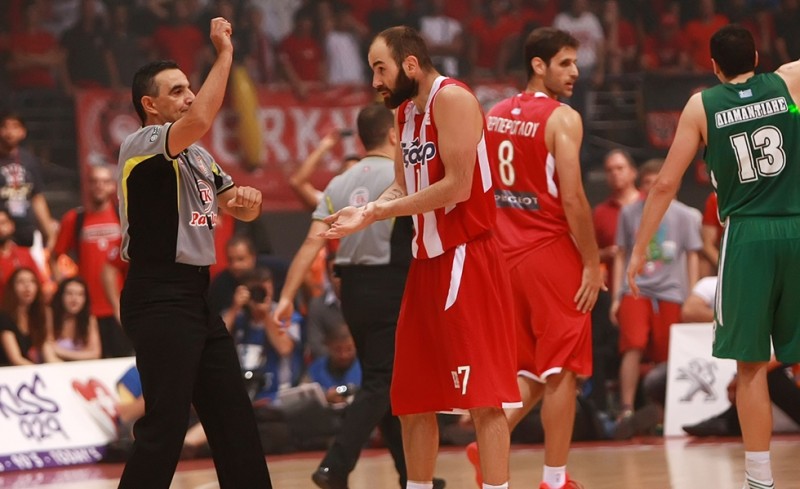 Για γέλια! Ας τους πει κάποιος ότι δεν παίζει ο Ολυμπιακός