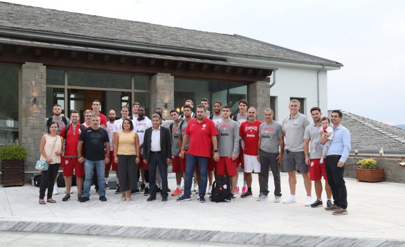 Ο Ολυμπιακός αποχαιρέτησε το Μέτσοβο (photo)