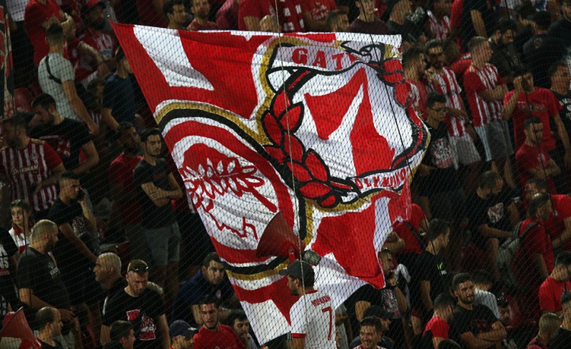 Πάνω από 3.000 οπαδοί δίπλα στην ομάδα!