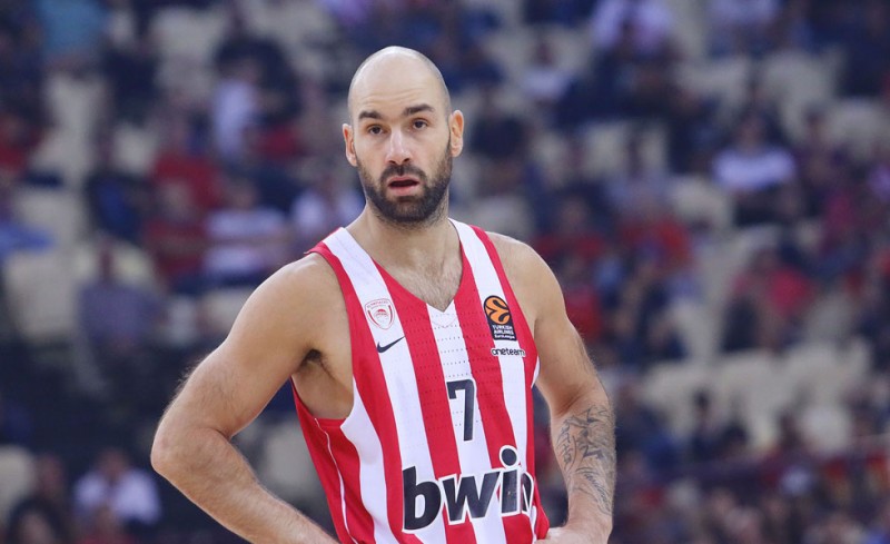 «Όποιος φορά την ερυθρόλευκη, έχει στόχο την κορυφή»