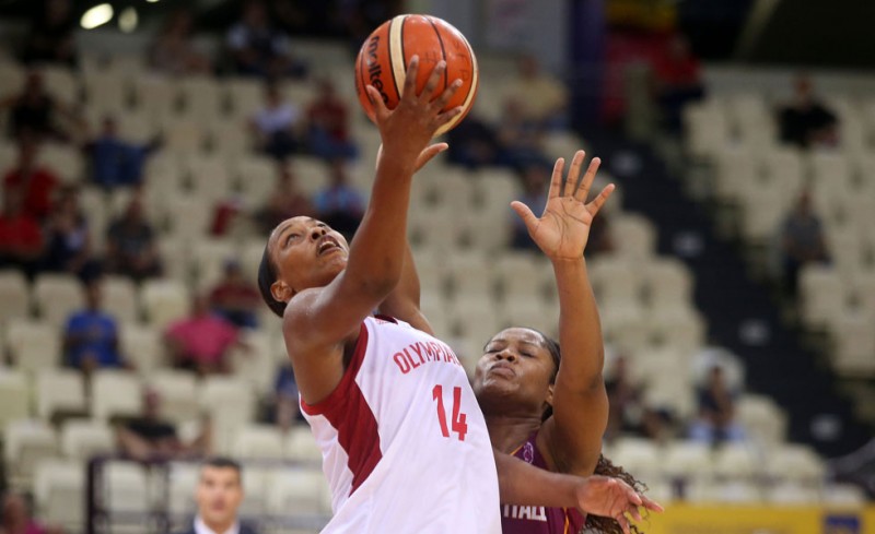 «Και την ψυχή μας στο παρκέ»