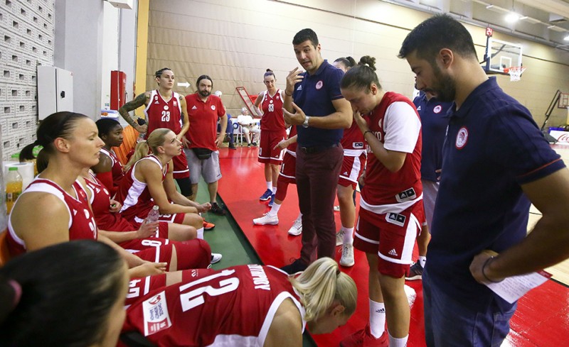 Αντίστροφα για την πρεμιέρα (photo)