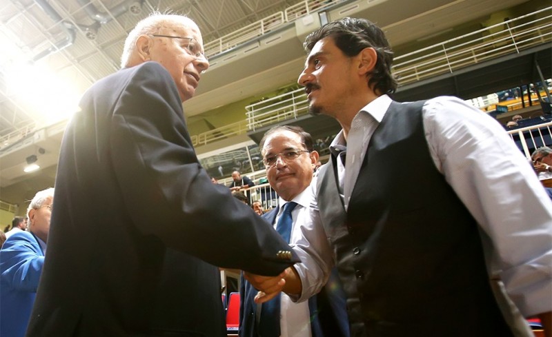 Κάνουν ό,τι θέλουν και δεν τους μιλάει κανείς