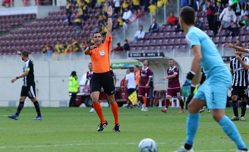 Γελάει ο κόσμος με τους ορισμούς στη Νέα Σμύρνη