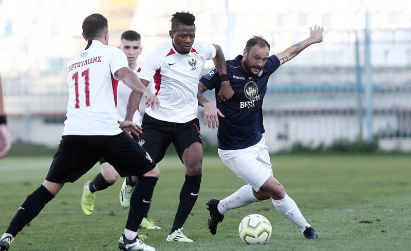 ΣΟΚ! Επίθεση με μαχαίρι στον Ολαϊτάν!