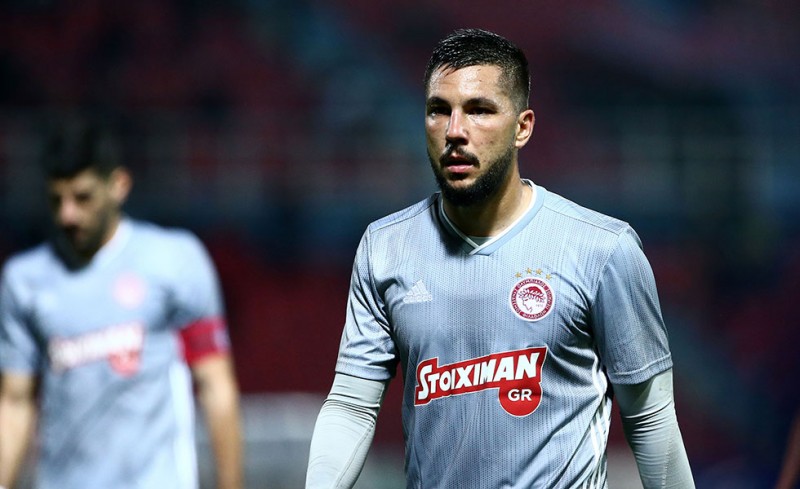 «Να σκεφτόμαστε ποιο σήμα φοράμε»