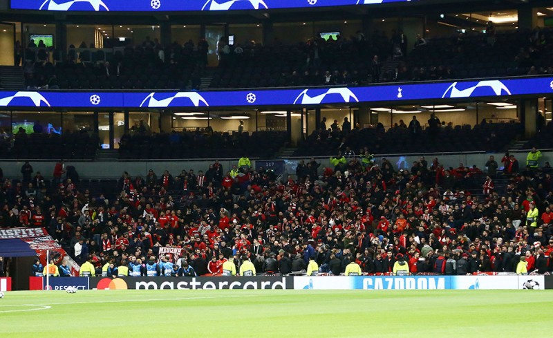 Ο υπέροχος λαός του Θρύλου και η παρακάμερα