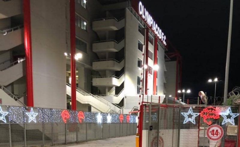 Φόρεσε τα γιορτινά του ο Ναός (photos)