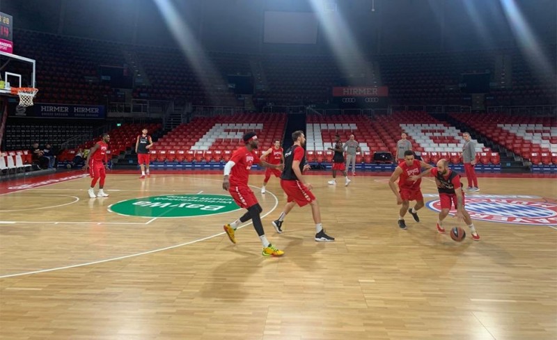 Η «ερυθρόλευκη» προπόνηση στο «Audi Dome» (photos)