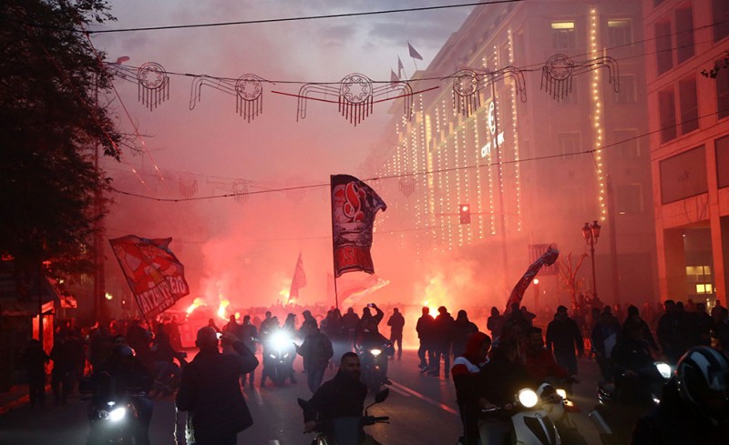 Τρομερή, μεγαλειώδης η πορεία Θύρας 7 και Delije (photos)