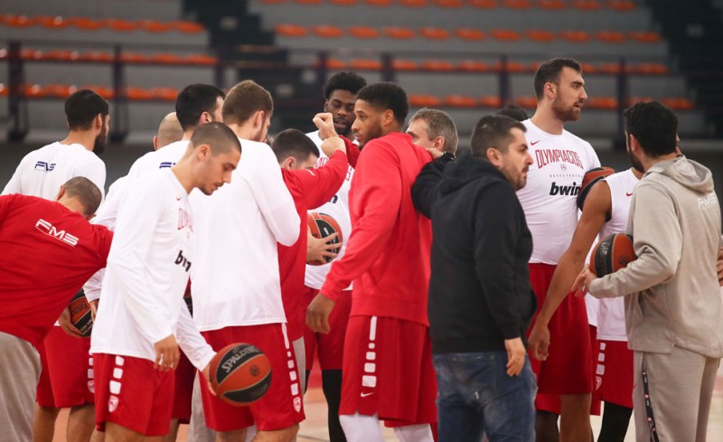 Χριστούγεννα στο ΣΕΦ για τον Θρύλο!