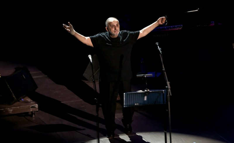 Θλίψη: «Έφυγε» ο Θάνος Μικρούτσικος