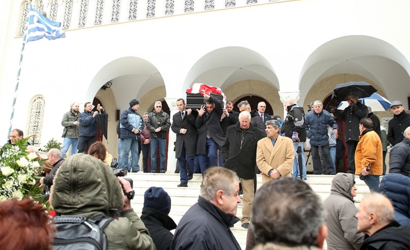 Με την ερυθρόλευκη σημαία το τελευταίο ταξίδι του Ηλία Ρωσίδη
