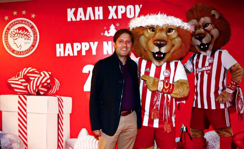 (Και) στα ελληνικά οι ευχές Μαρτίνς (photo)
