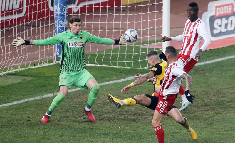 Κυριάρχησε καθολικά ο Θρύλος, δεν έμπαινε η... πόρνη!