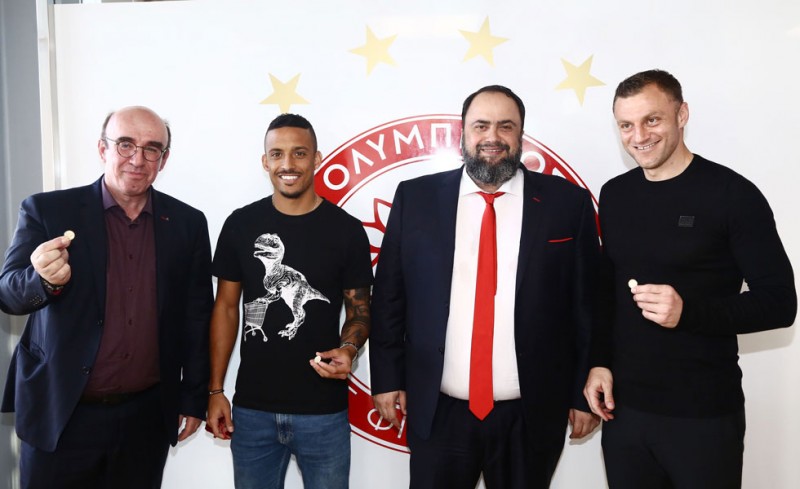 Β. Μαρινάκης: «Να πάρουμε το πρωτάθλημα γιατί είμαστε πραγματικά οι καλύτεροι»