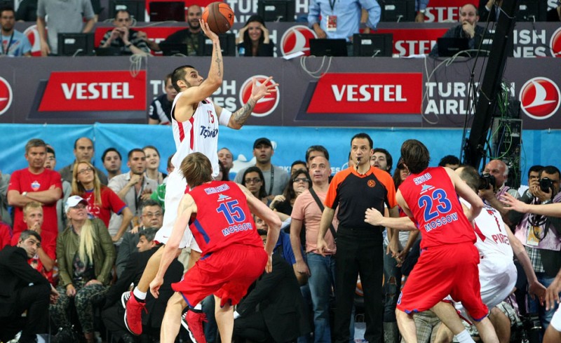 Τα 12 μυθικότερα «ερυθρόλευκα» καλάθια της 10ετίας! (video)