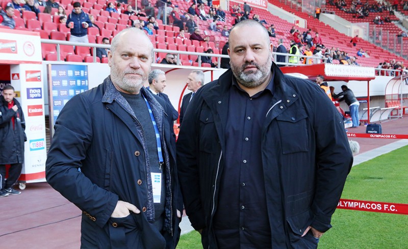 «Χρόνια πολλά. Γεμάτα κούπες» (photo)