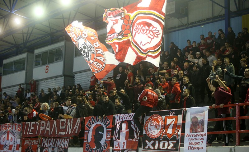 «Όλοι εκεί! Το Παπαστράτειο τρελοκομείο»