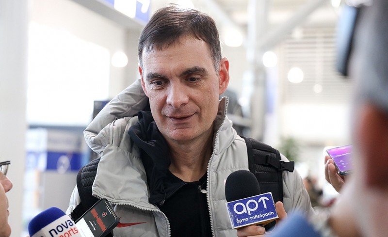 «Προσπαθεί να κερδίσει πράγματα από τους διαιτητές»